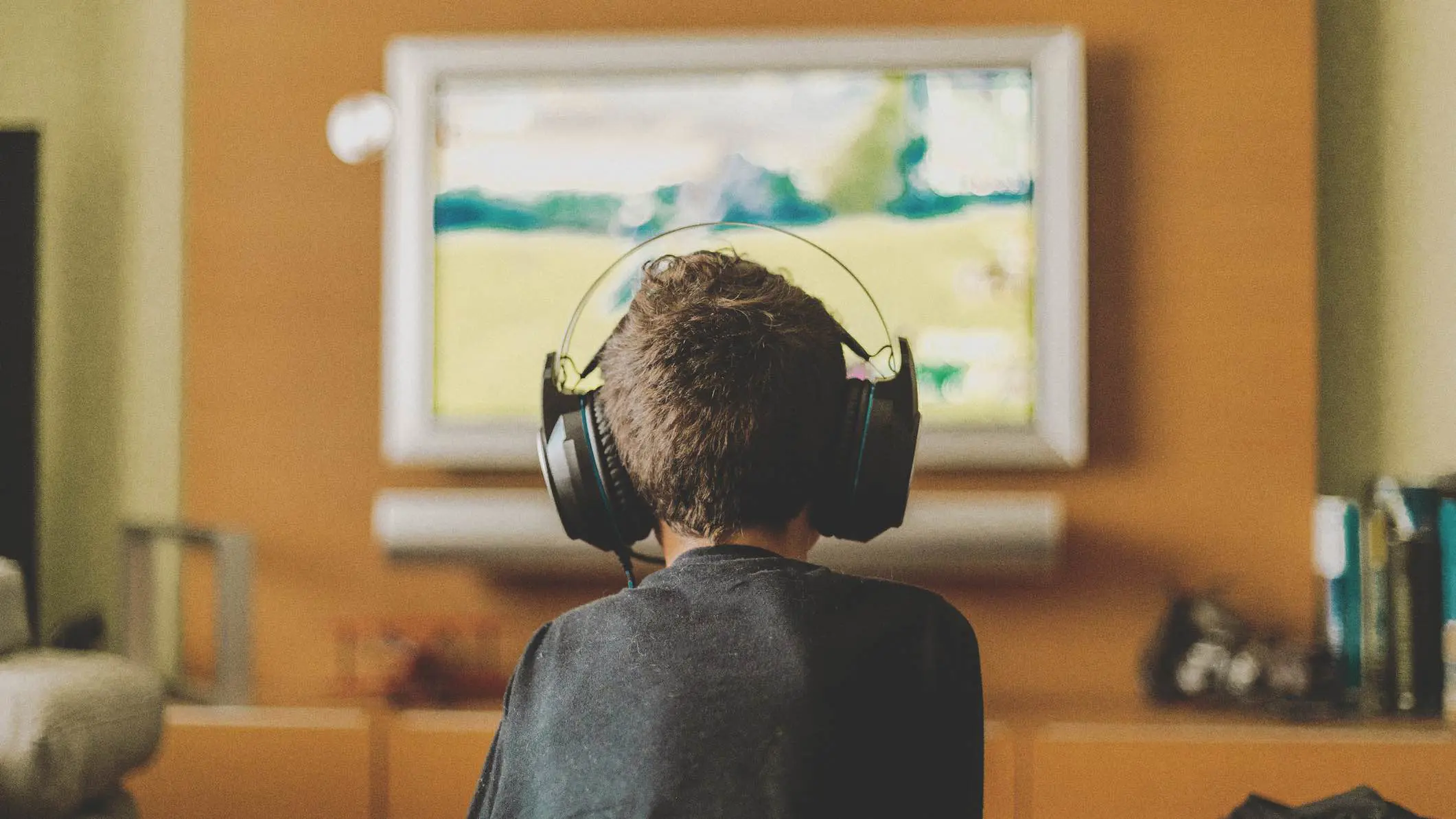 كيف تحمي طفلك من ألعاب الإنترنت؟