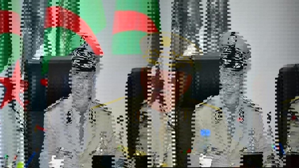 قائد الجيش الجزائري: شعار "دولة مدنية" هدفه ضرب الثقة في الجيش‎