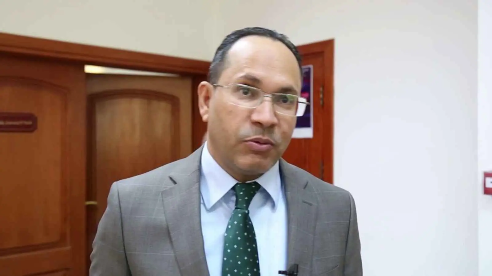 حكومة الدبيبة تدين محاولة اغتيال الوزير عادل جمعة