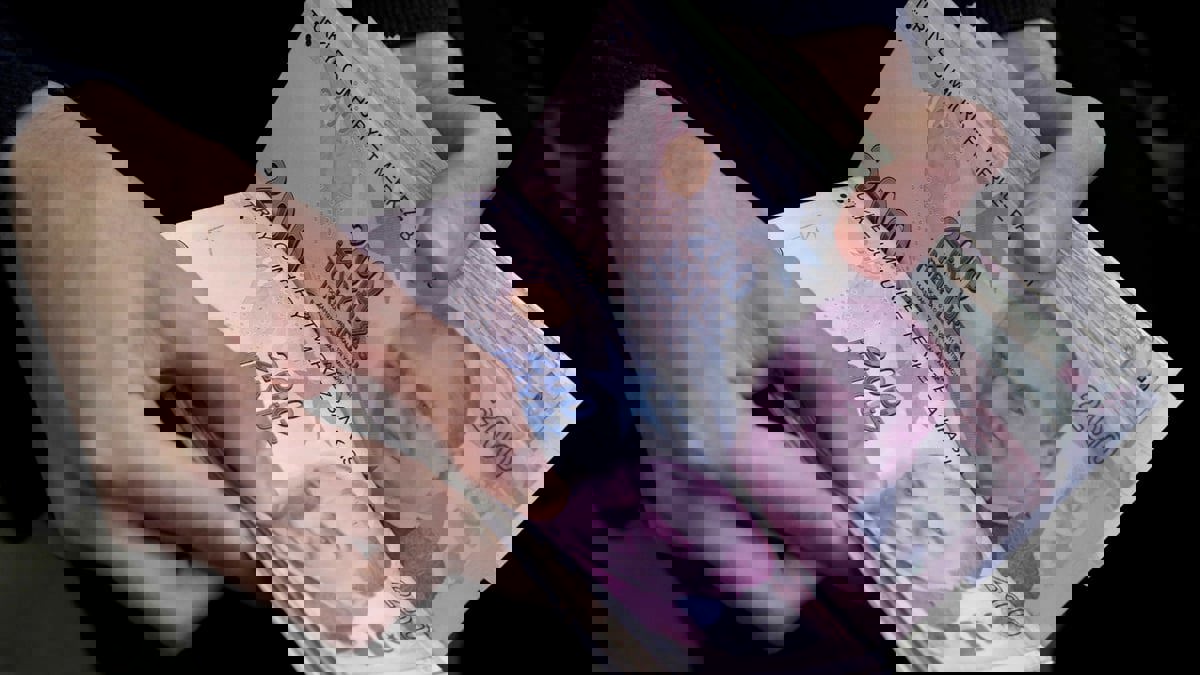 الليرة التركية تتراجع لليوم التاسع بإجمالي خسارة 16% منذ بداية السنة