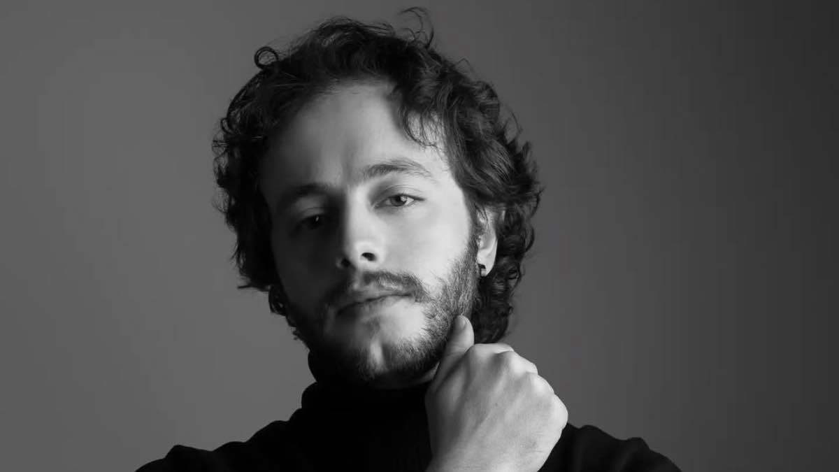 ميخائيل صليبي.. ممثل سوري اختار لعب دور مختلف ليلة سقوط النظام (فيديو)