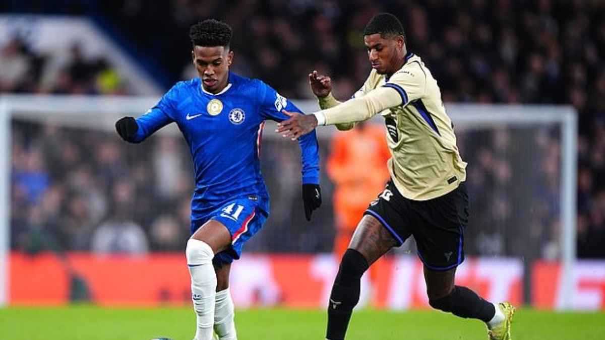 يقدم "فنًّا مفقودًا".. إشادة واسعة بأداء إستيفاو بعد تألقه أمام برشلونة