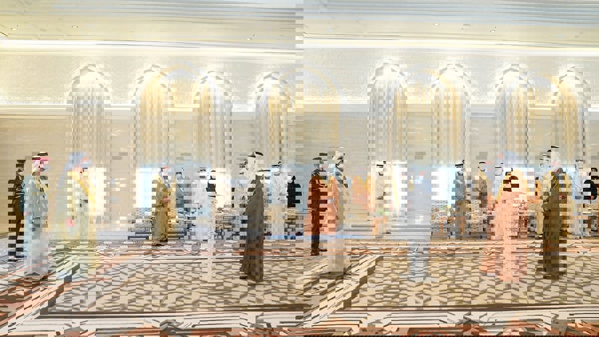 من هو محمد محمود آل خاجة أول سفير إماراتي في إسرائيل؟