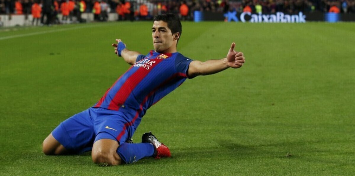 سواريز يهاجم إدارة برشلونة بسبب ميسي