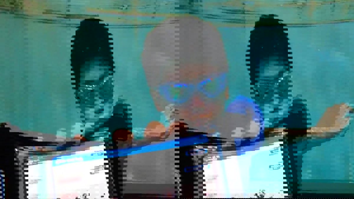 تطبيق جديد للمراسلة يعمل تحت الماء (فيديو)