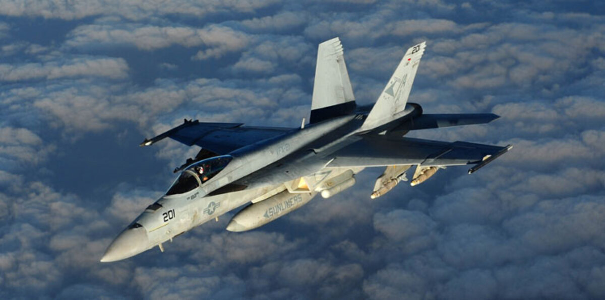 بالفيديو.. التحالف العربي يدمر زوارق تحمل أسلحة للحوثيين