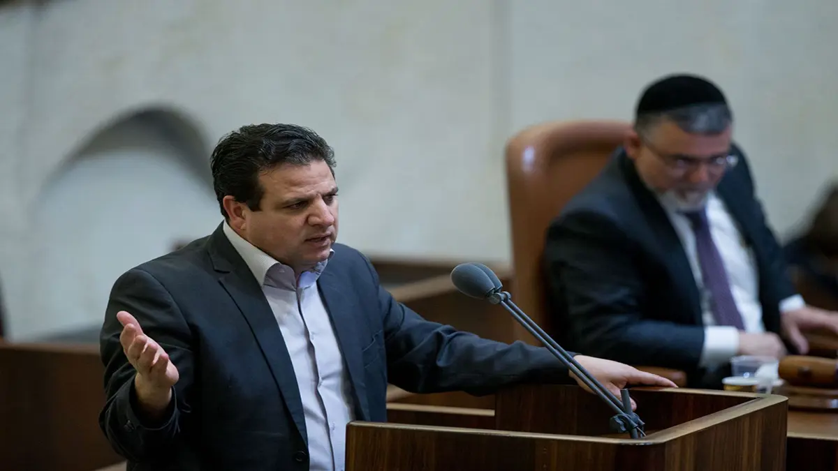 نائب عربي يبدي استعداده لدخول حكومة إسرائيلية يرأسها بيني غانتس