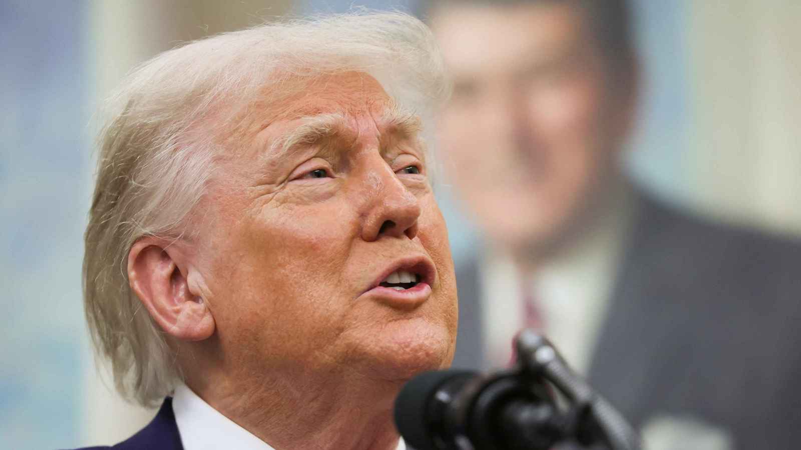 "في مهمة من الله".. منشور غامض لترامب يثير جدلاً