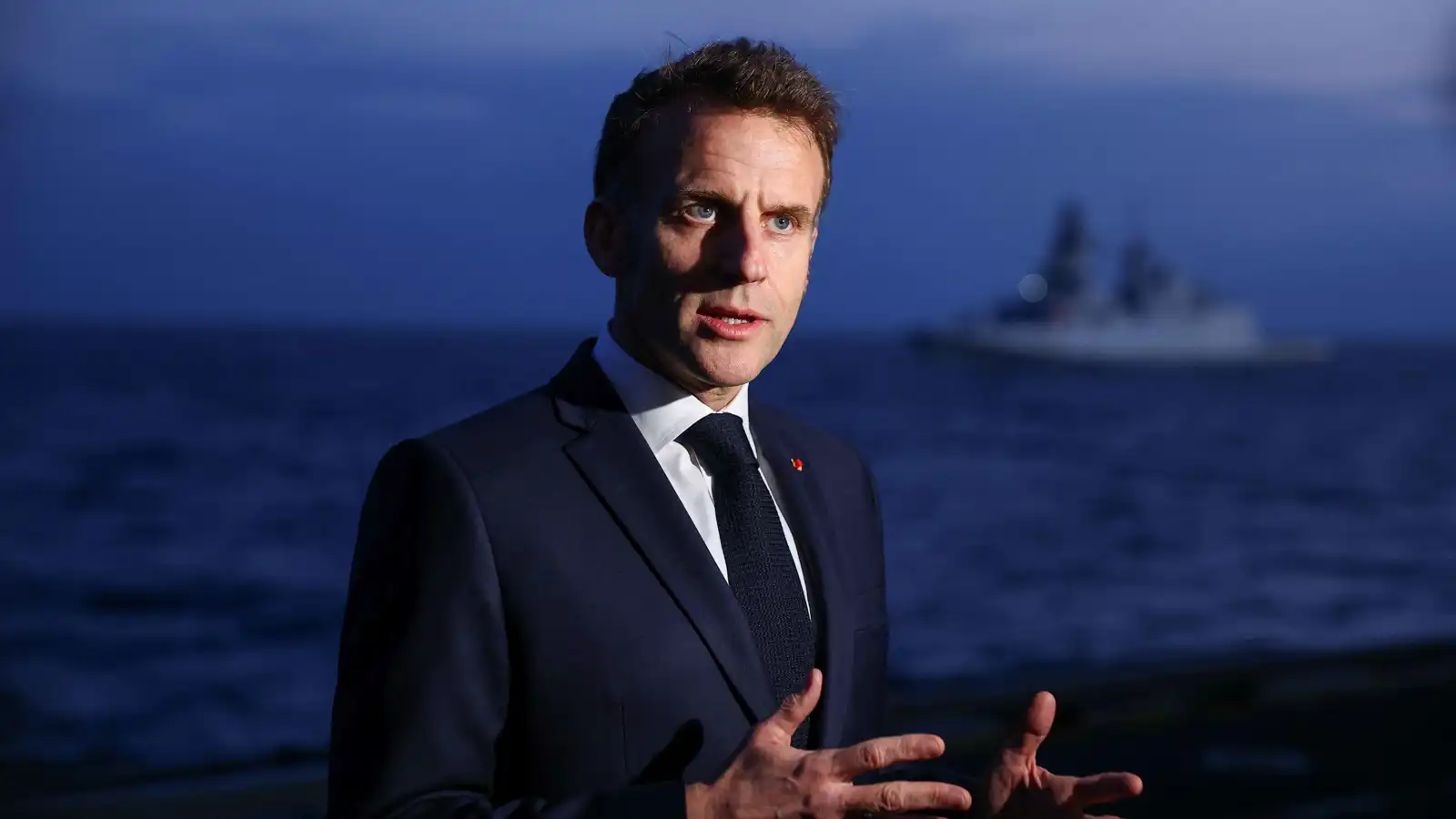 بعد مقتل جندي فرنسي.. هل انتهى حياد ماكرون في الحرب على إيران؟