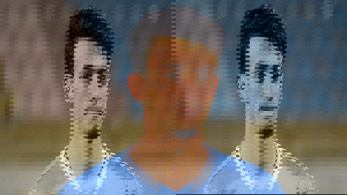 والد اللاعب خالد زكريا يبكي على الهواء مطالبا ملك الأردن بالتدخل لإجراء جراحة لنجله (فيديو)