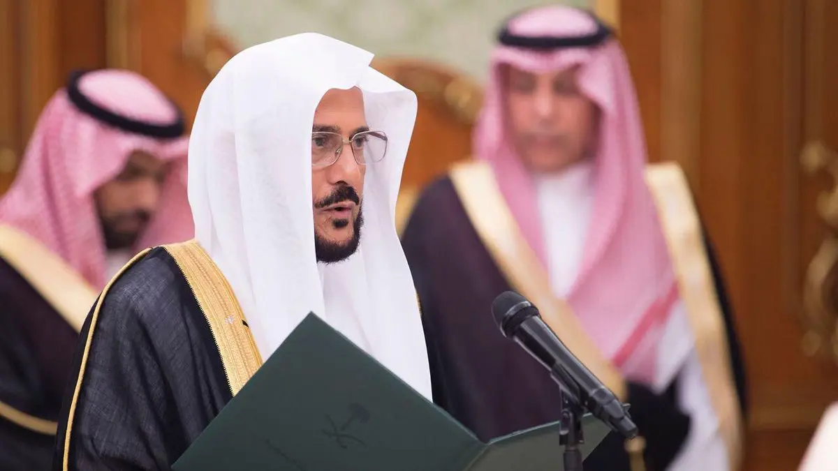 وزير الشؤون الإسلامية السعودي يثير غضب "الإخوان" بانتقاده اللاذع لسيد قطب والددو (فيديو)
