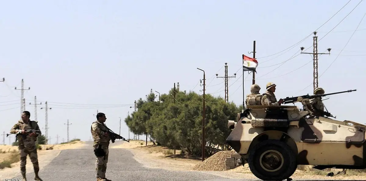 الجيش المصري يُحبط عملية دخول أسلحة وذخائر ومتفجرات من ليبيا (فيديو)