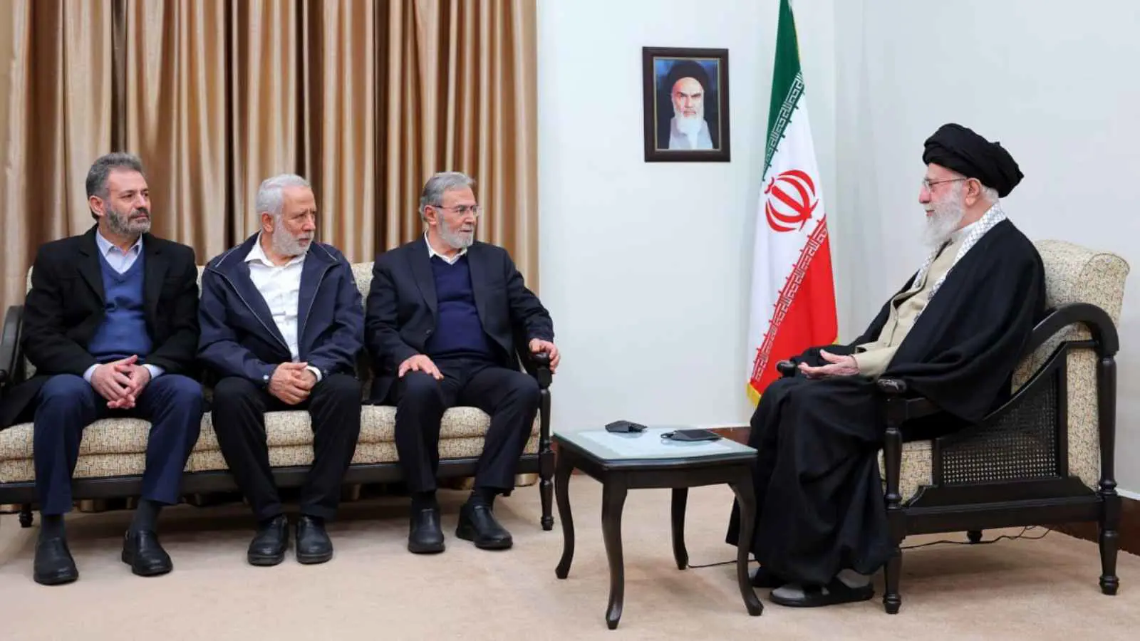 خامنئي: المخططات الأمريكية ضد غزة مصيرها الفشل‎