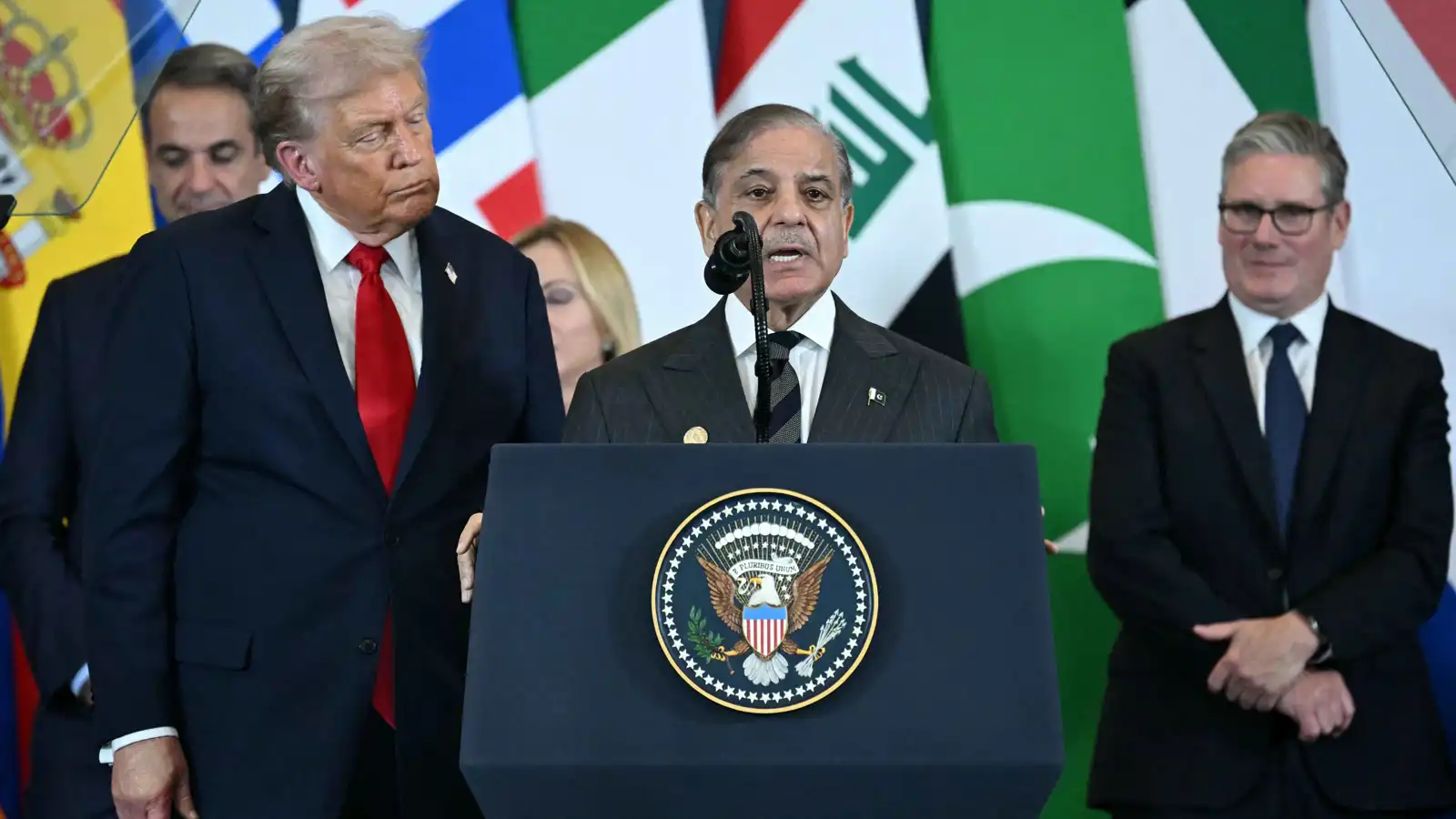 لا عُمان ولا تركيا.. لماذا اختار ترامب باكستان للتفاوض مع إيران؟