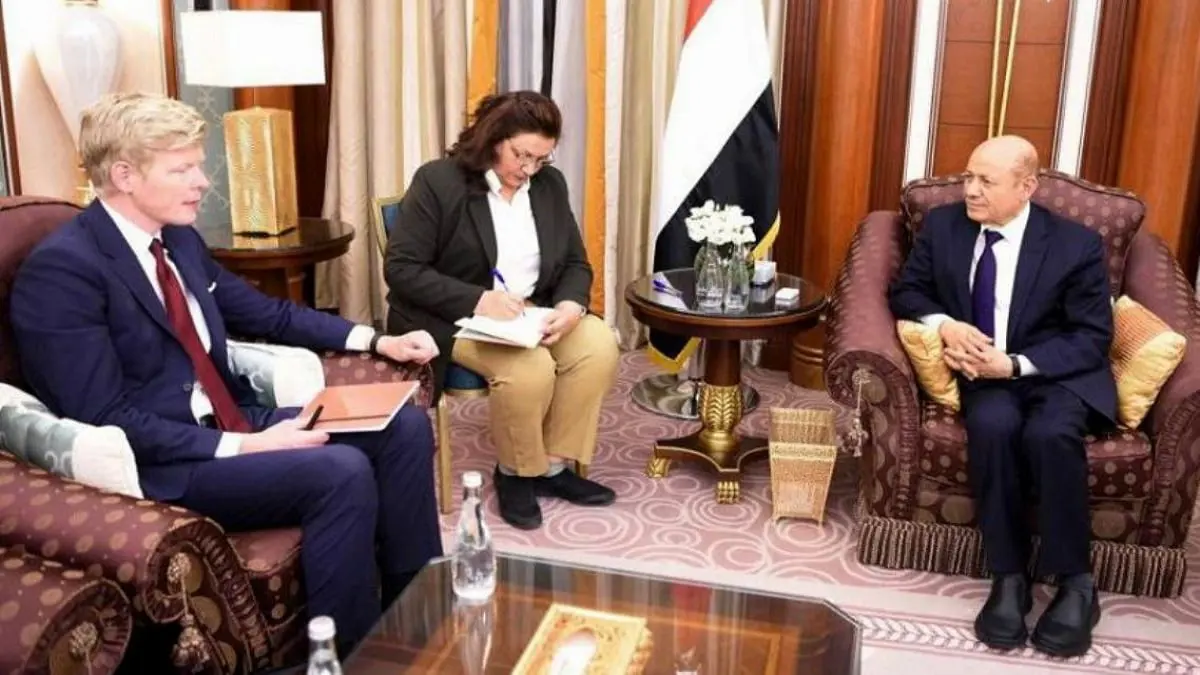 العليمي يدعو إلى إلزام الحوثيين بفتح طرق تعز الرئيسة