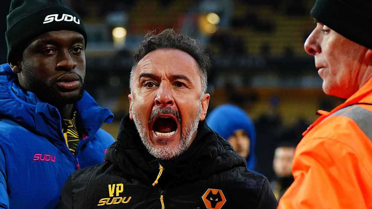 بعد اشتباكه معهم.. جماهير وولفرهامبتون تطالب بإقالة المدرب بيريرا (فيديو)