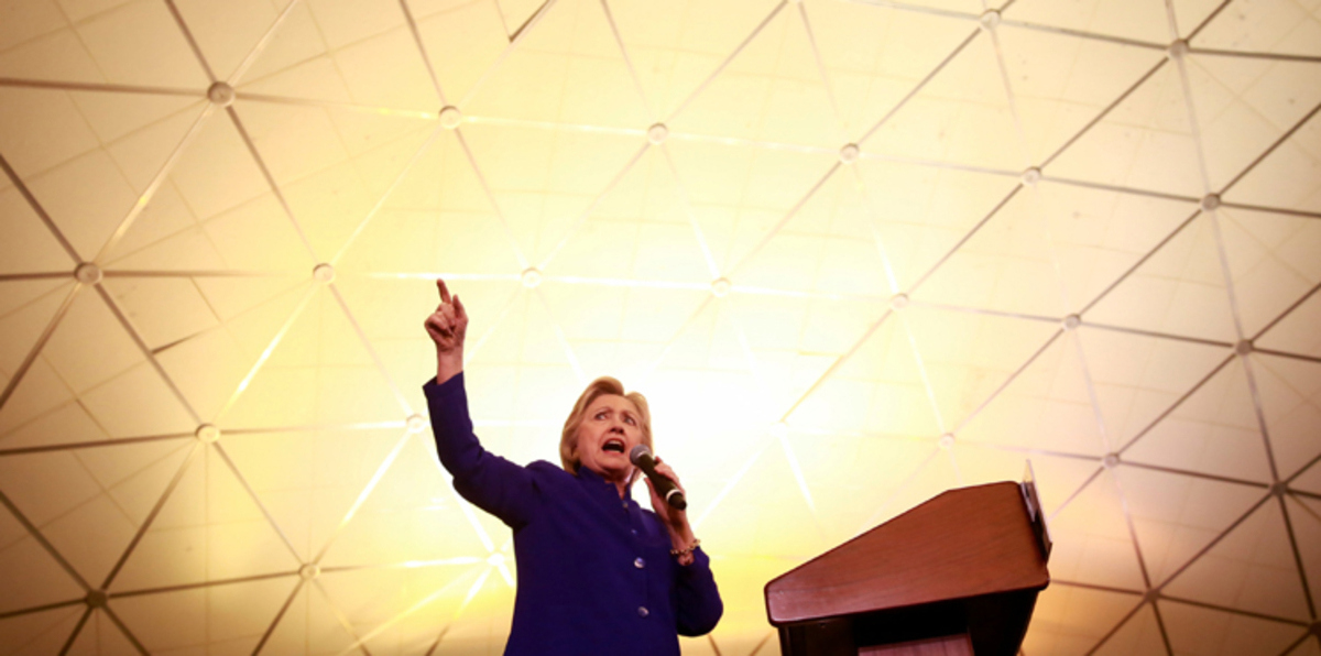 كلينتون ترد على تصريحات ترامب بشأن كوريا الشمالية وحلف الأطلسي