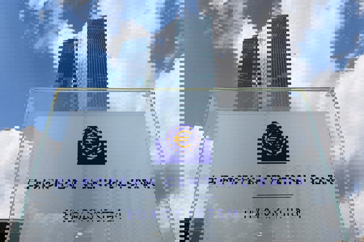 لوموند: انخفاض التضخم في منطقة اليورو لن يُخفض أسعار الفائدة