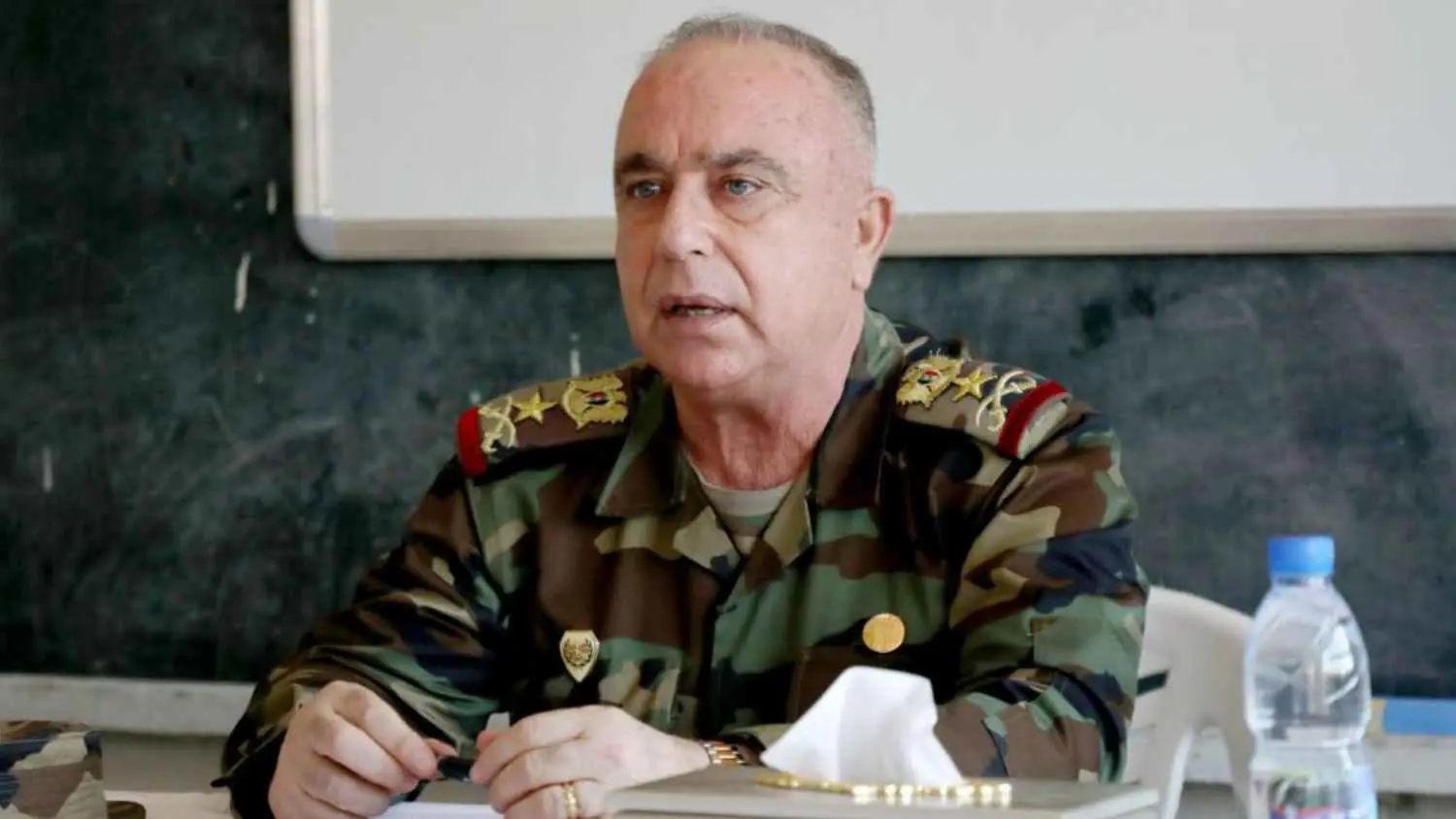 قيادة الجيش السوري للضباط: حكم الرئيس بشار الأسد انتهى