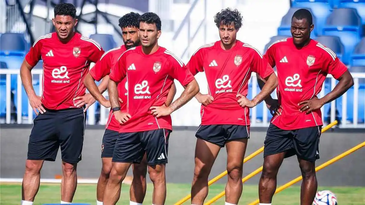 صراع الجلاكتيكوس.. 4 "معارك نارية" تلهب تشكيل الأهلي المصري