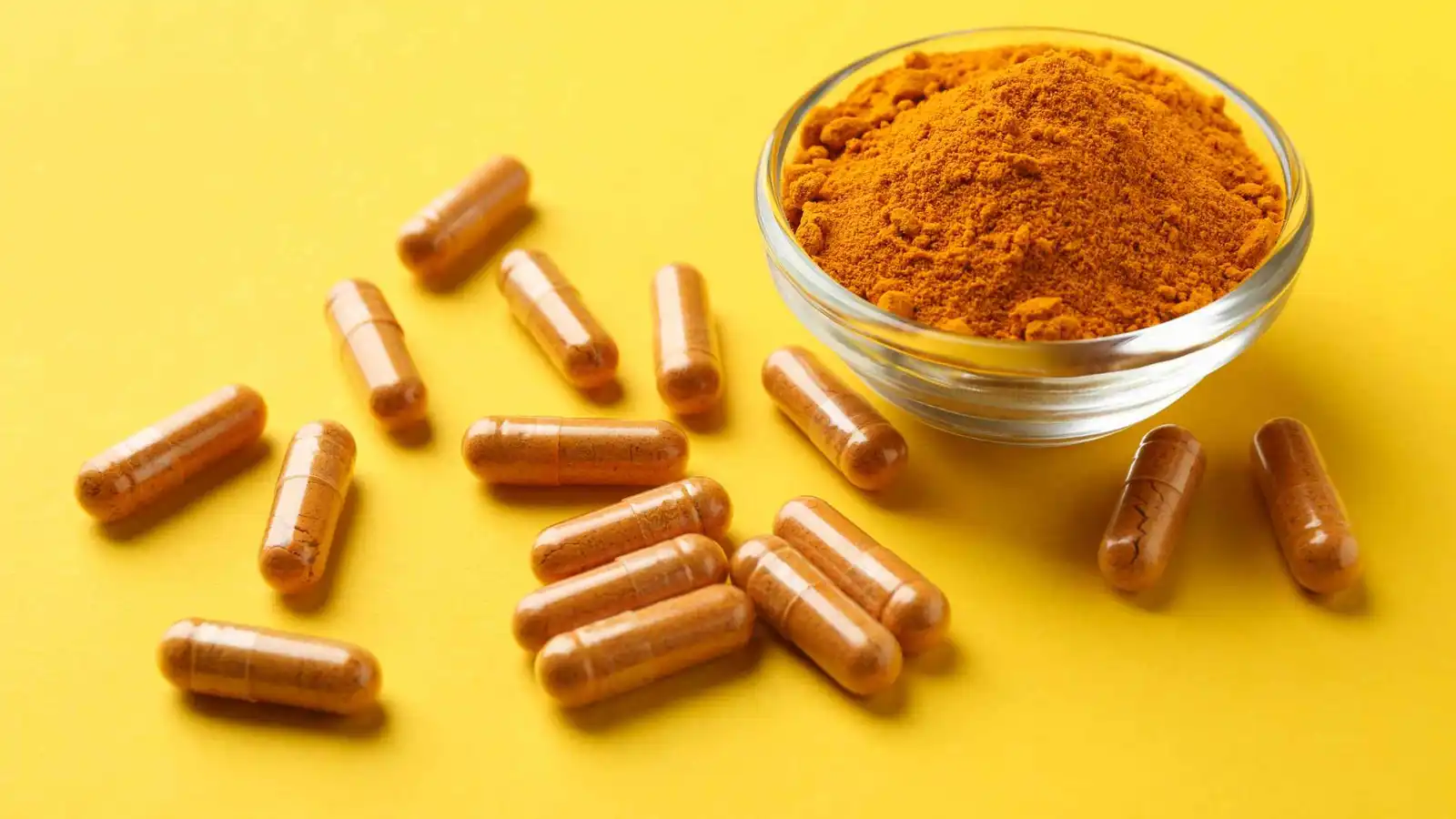الكركم من الطعام أم المكملات الغذائية.. أيهما أفضل؟
