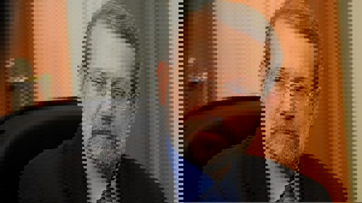 رئيس البرلمان الإيراني يشارك في اجتماع رسمي بعد إصابته بكورونا