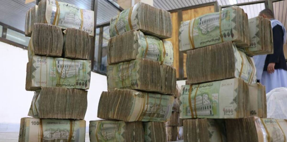 أزمة الرواتب تجبر الحوثيين على الرضوخ لشروط الشرعية