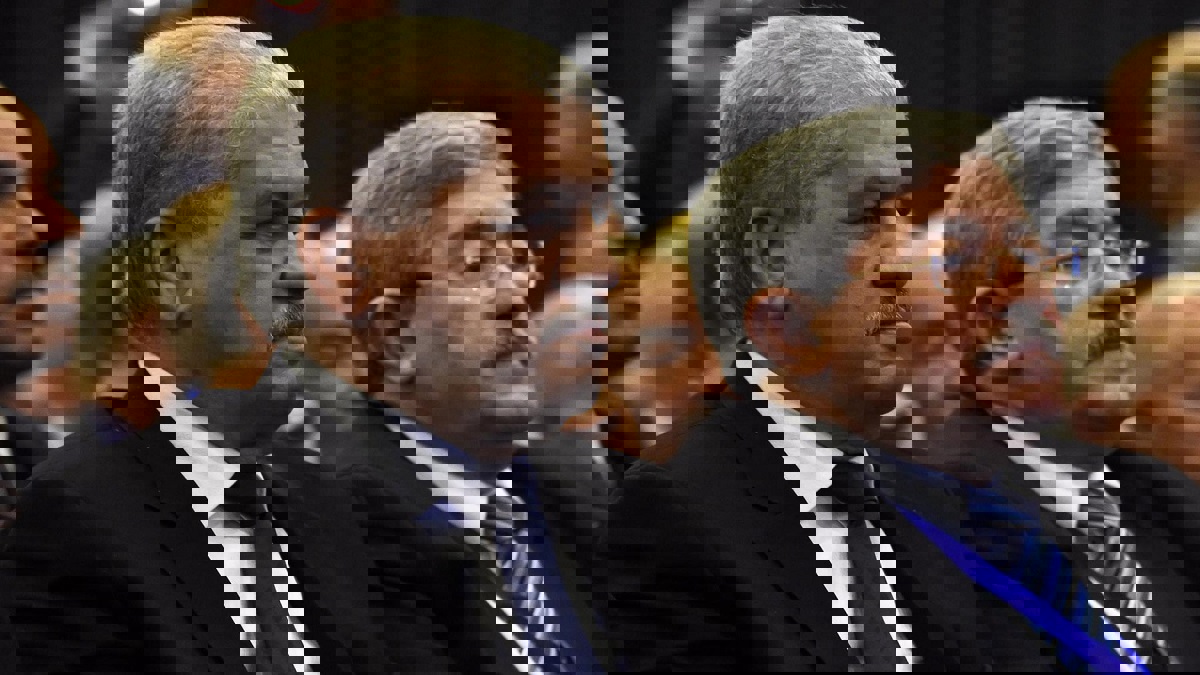 الجزائر.. التحقيقات بقضية "آل كونيناف" تمتد إلى أويحيى وسلال