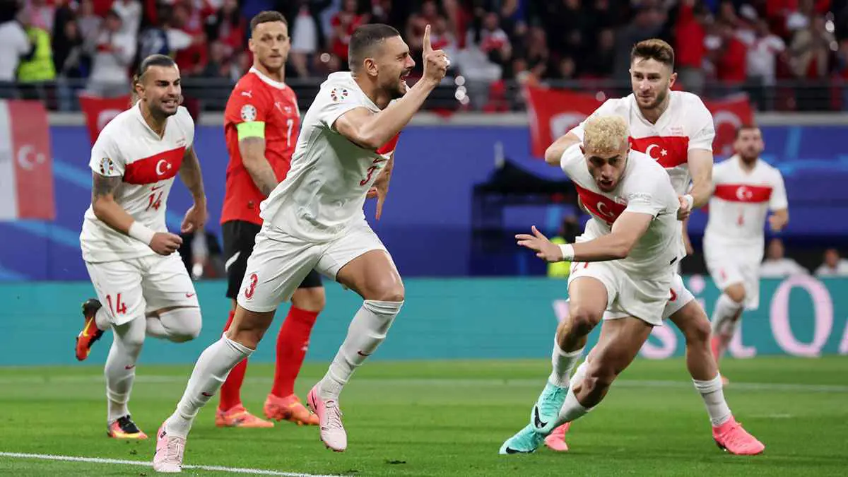 الأهلي السعودي يحسم مستقبل مدافعه المتألق في يورو 2024