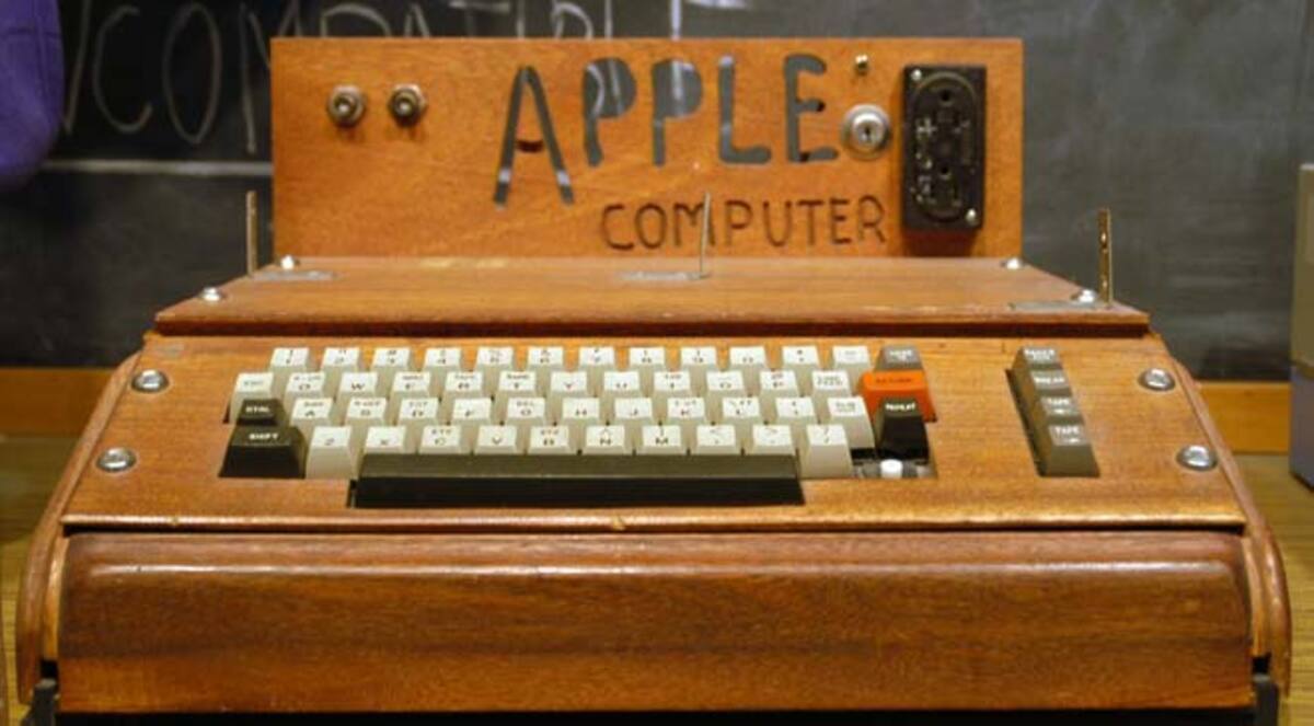 40 معلومة لا تعرفها عن عملاق الهواتف الذكية "آبل"