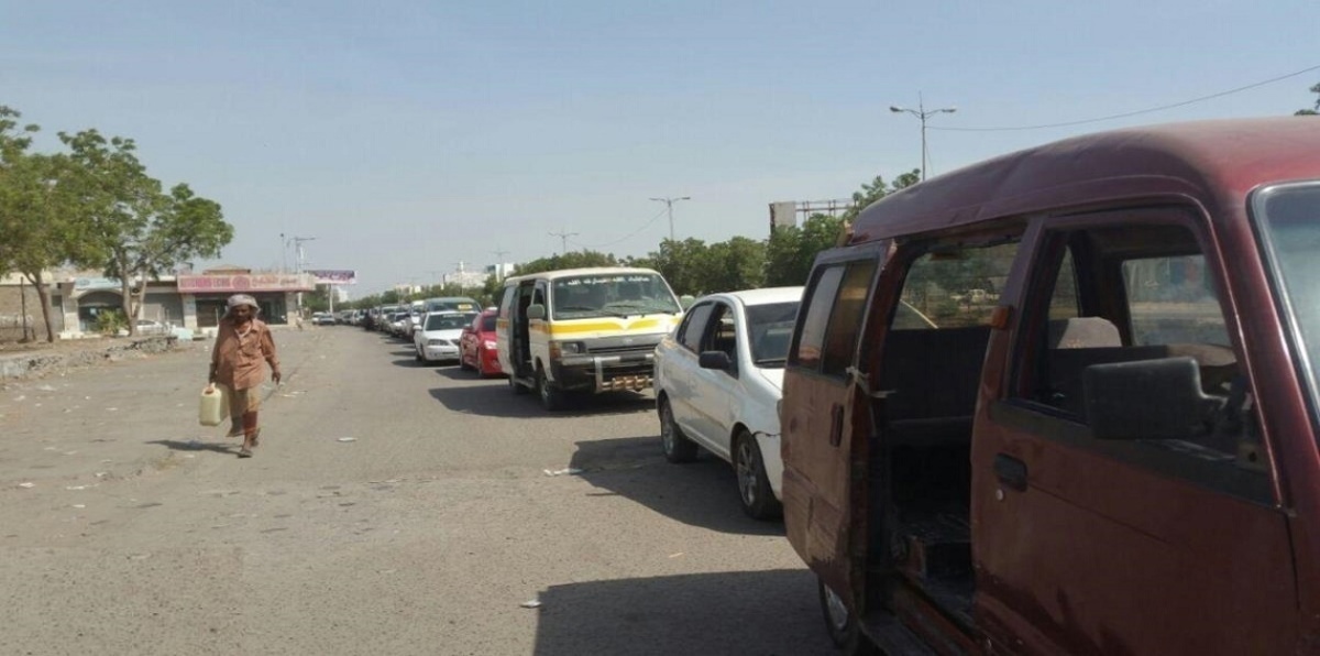 بعد أزمة خانقة.. توفير المشتقات النفطية في عدن بأسعار جديدة