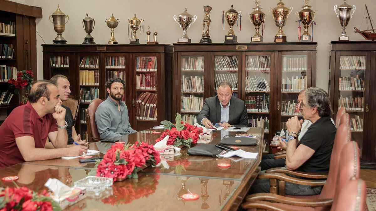 حسام غالي يصالح الخطيب 