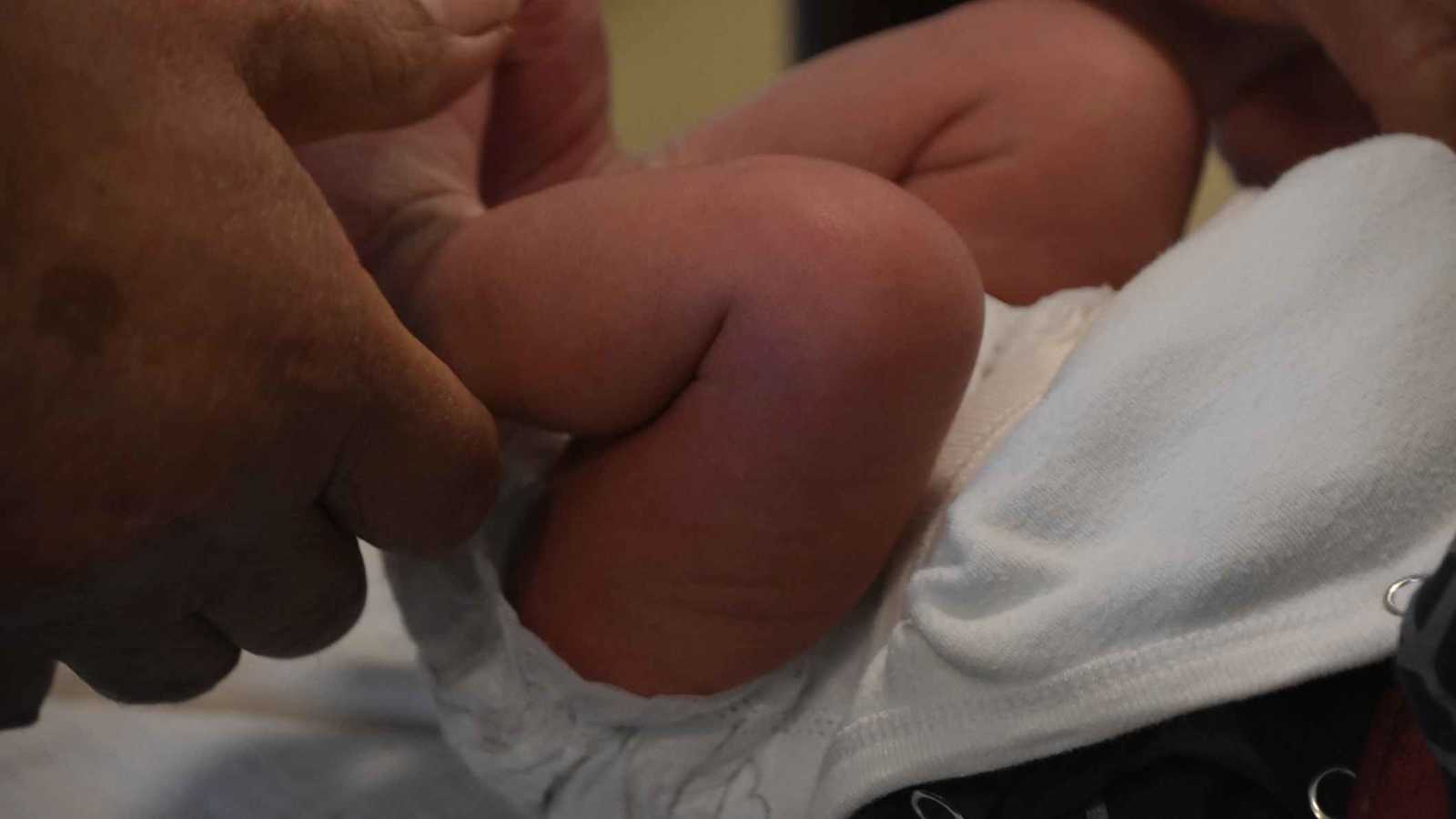 وفاة رضيعة بعد ختانها يثير الغضب في غامبيا