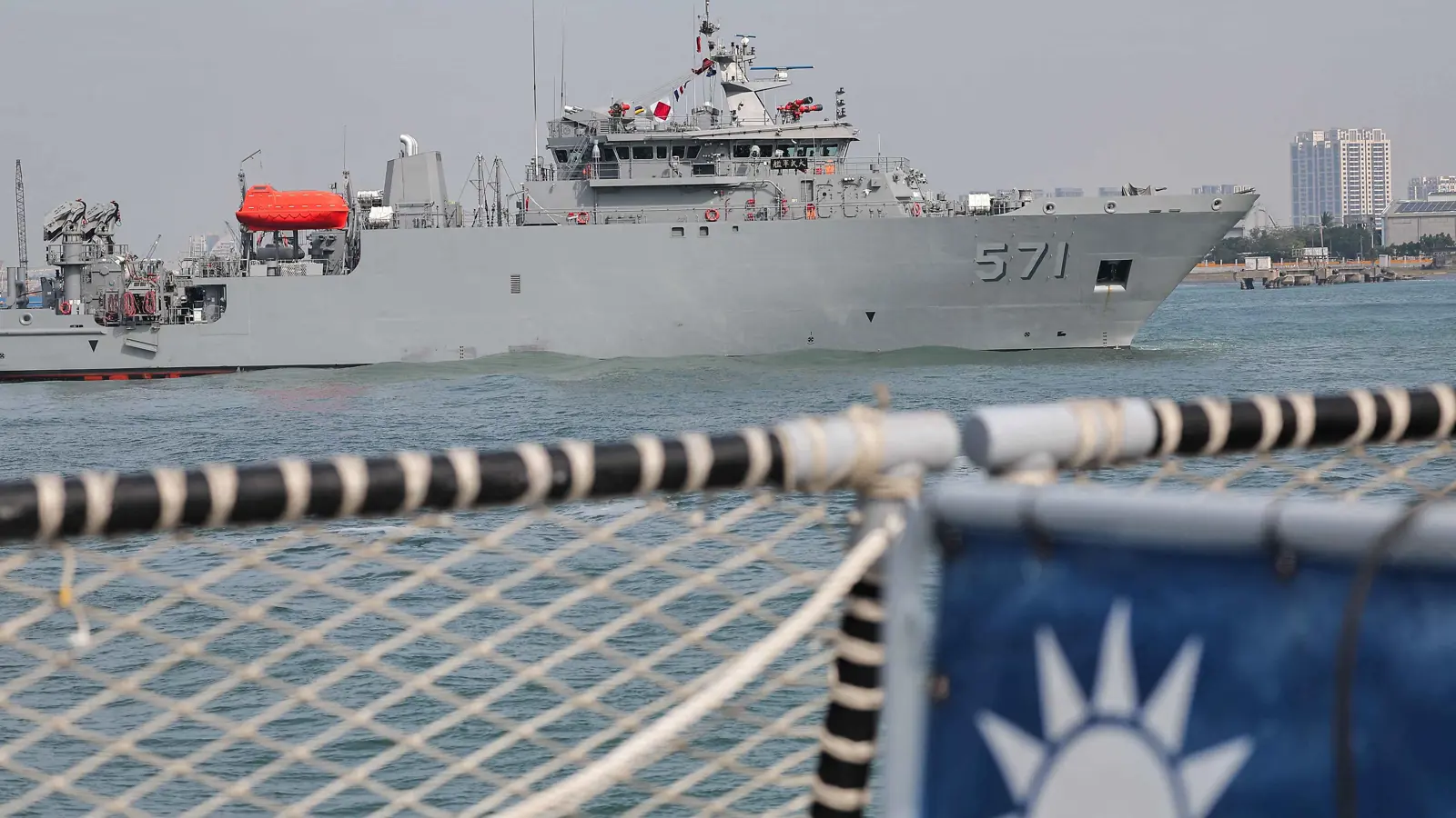 الصين: المناورات العسكرية قرب تايوان "عقاب حازم"