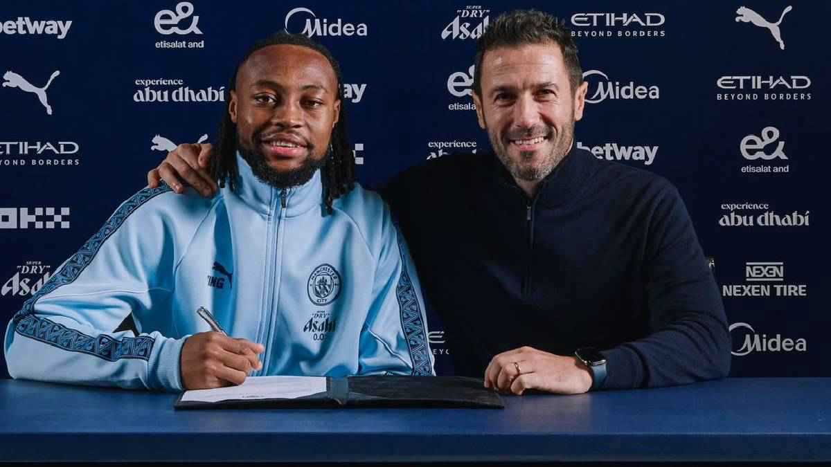 رسمياً.. مانشستر سيتي يعلن صفقة سيمينيو 