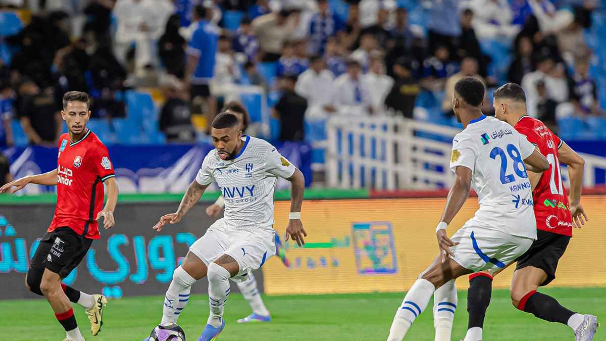 الهلال هش جدا.. تعليق مثير بعد الفوز على الرائد (فيديو)