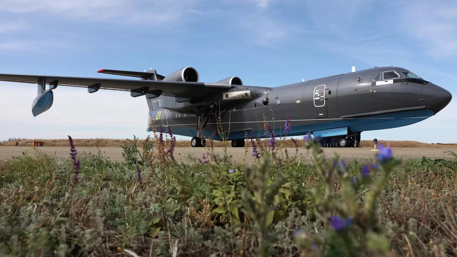 سُلمت للجزائر.. طائرة برمائية روسية "تتحدى" حرائق الغابات