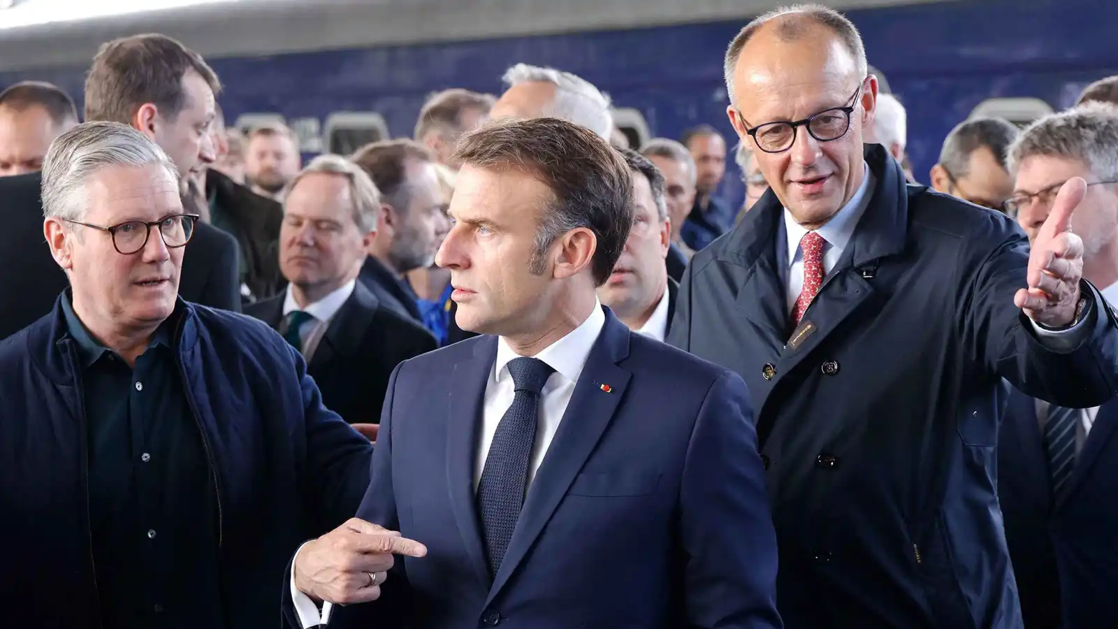 حرب روسيا "هجينة" وتهدف لـ"ابتلاع" دول البلطيق.. تحذير ماكرون يهز أوروبا