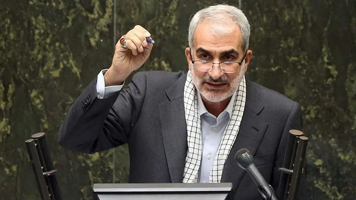 بأمر خامنئي.. إيران تعتزم تغيير محتوى 200 كتاب مدرسي