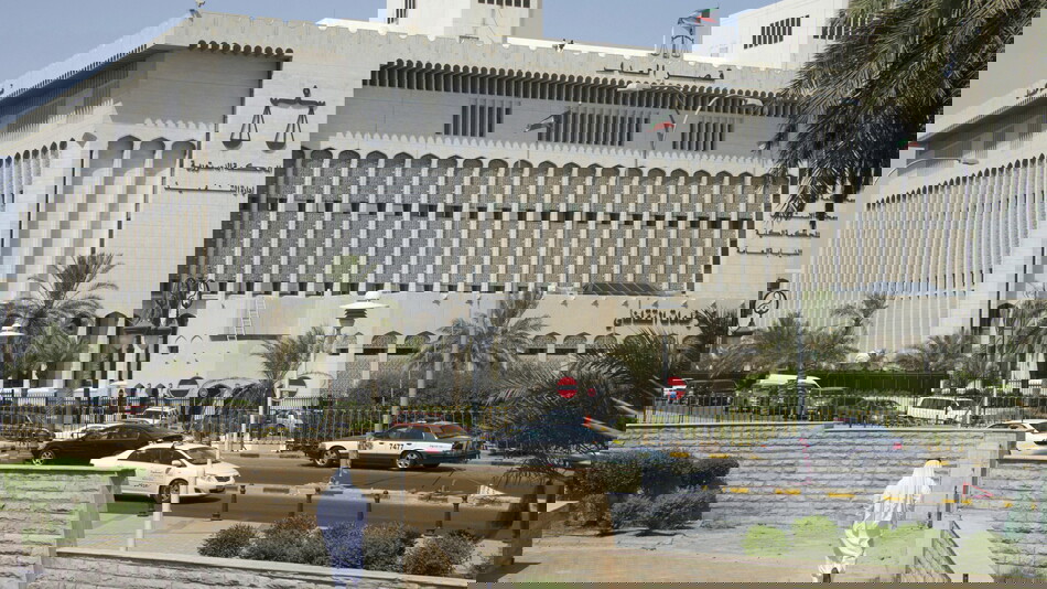 الكويت.. سجن عادل الحشاش 15 سنة في قضية ضيافة الداخلية