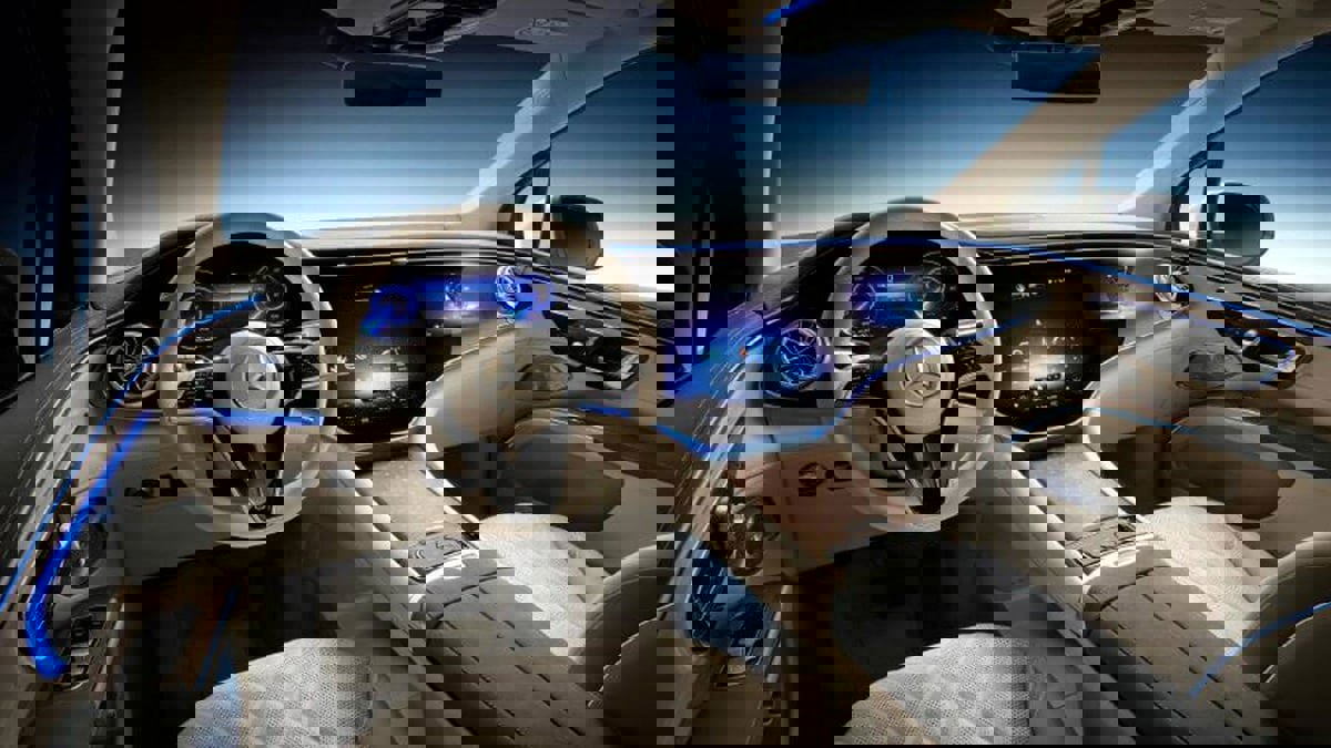 "مرسيدس" تكشف عن المقصورة الداخلية لسيارة "EQS SUV" الكهربائية