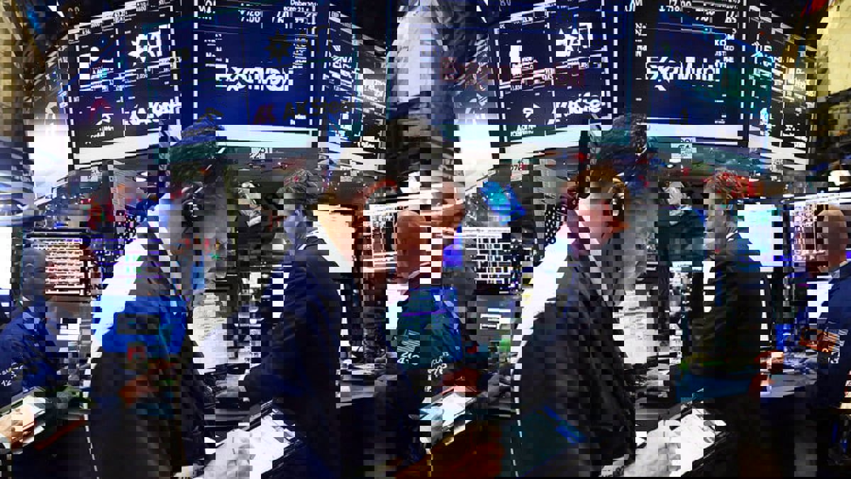 مؤشرات "وول ستريت" تغلق على انخفاض قبيل تقرير أرباح "إنفيديا"