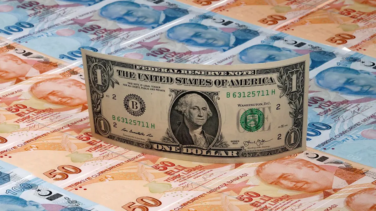 ما أسباب إلزام المصدرين الأتراك بتحويل 50% من النقد الأجنبي إلى الليرة؟