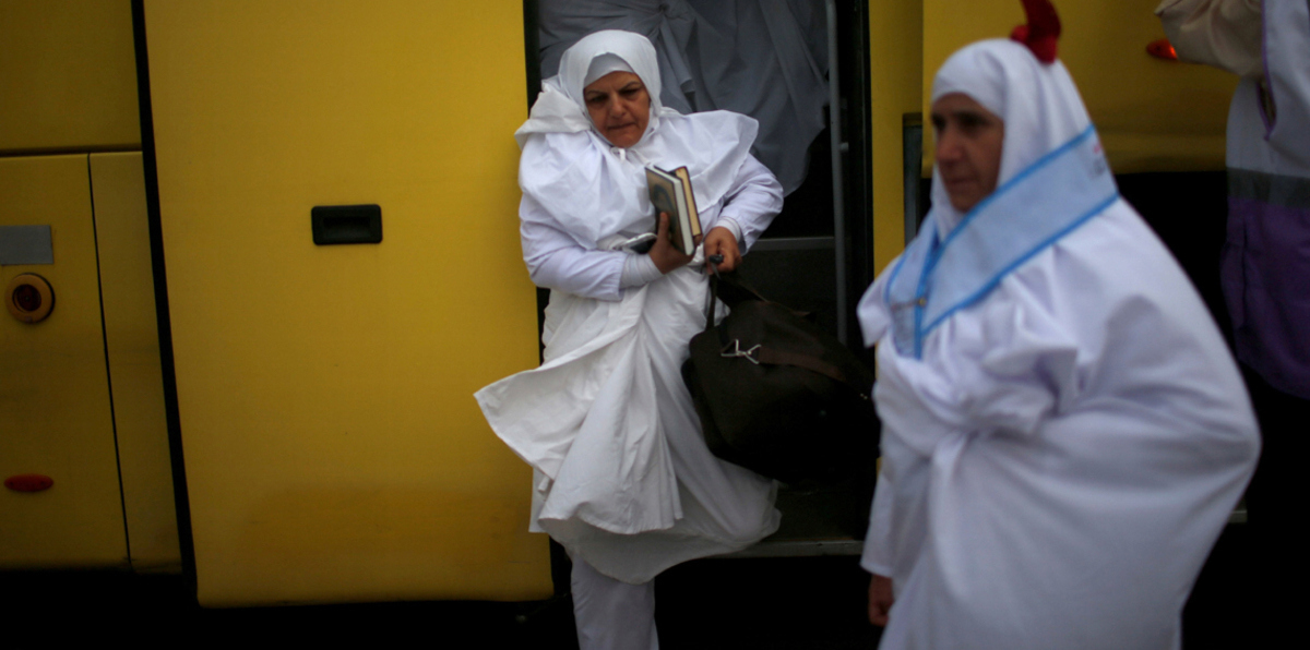 بالصور.. ماذا قال حجاج إيران بعد انتهائهم من رمي الجمرات بمنى؟