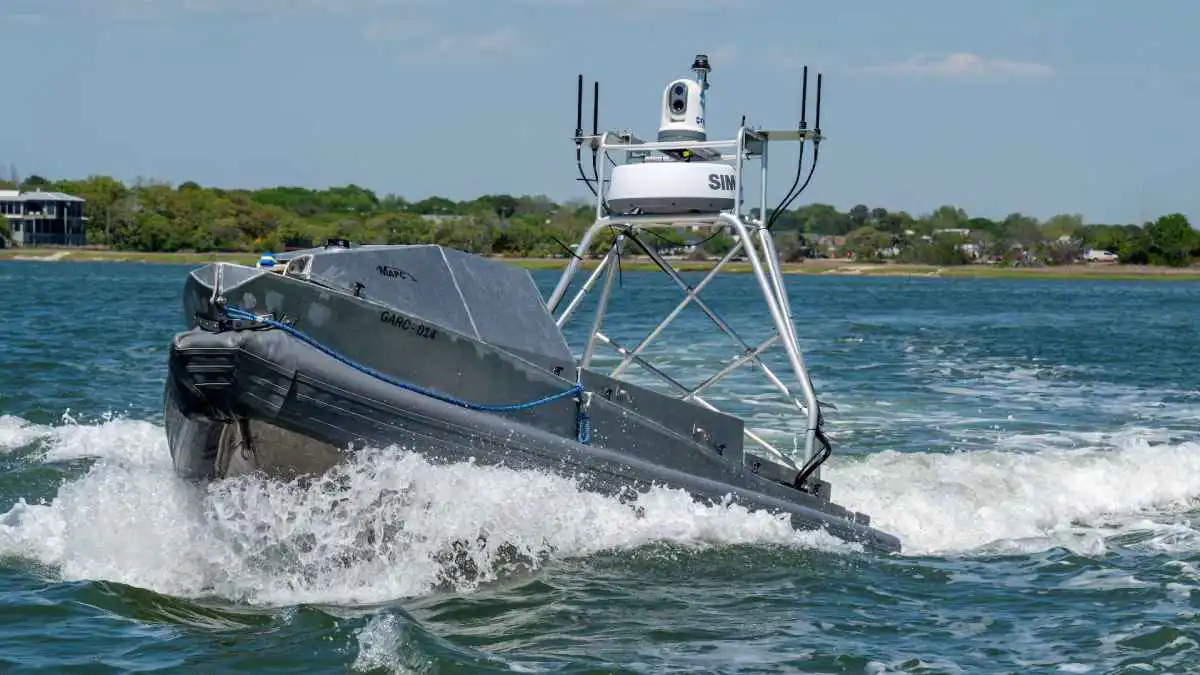 خلال حرب إيران.. أمريكا تنشر لأول مرة زوارق مسيرة سريعة