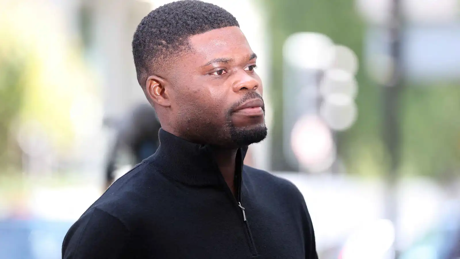 نجم آرسنال يتجاوز قضية الاغتصاب بالتوقيع رسميا مع فياريال الإسباني