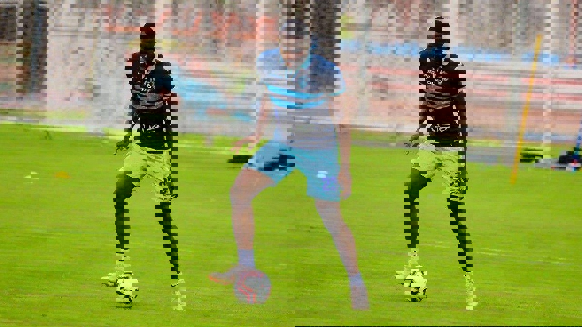 كاسونغو يعود لنادي الزمالك ومهاجم المصري ينتظر رأي كريستيان غروس