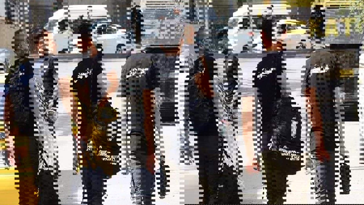 العراق.. لاعبو الديوانية يذهبون لمواجهة الشرطة بملابس عسكرية (فيديو-صور)‎‎