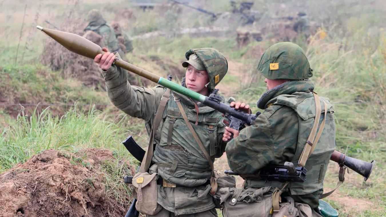 الجيش الروسي يخوض تدريبات معقدة على إطلاق قذائف "آر بي جي-7"