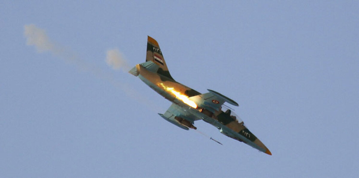 تحطم مقاتلة سورية قرب دمشق والمعارضة تأسر قائدها